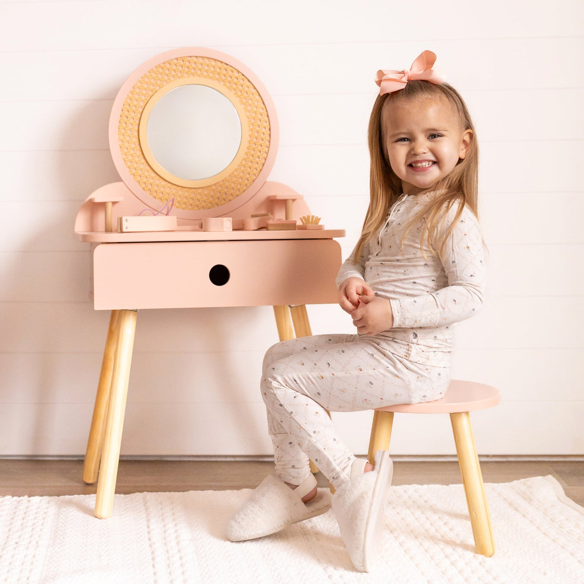 MEEYOO Kids Vanity Table and Chair Set